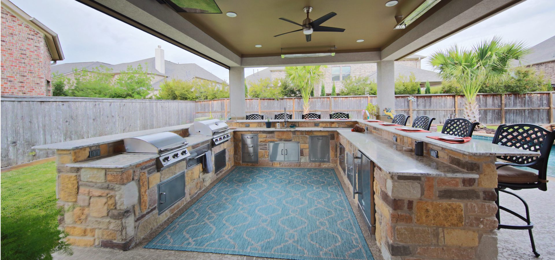 Thanksgiving Hosting Made Easy: Outdoor Kitchen Essentials