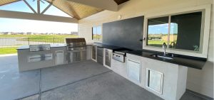 Built-In Grill vs. Outdoor Kitchen